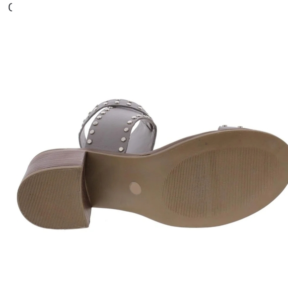 Steve Madden Gila Sandal Studded - Sz 6 - Picture 3 of 3
